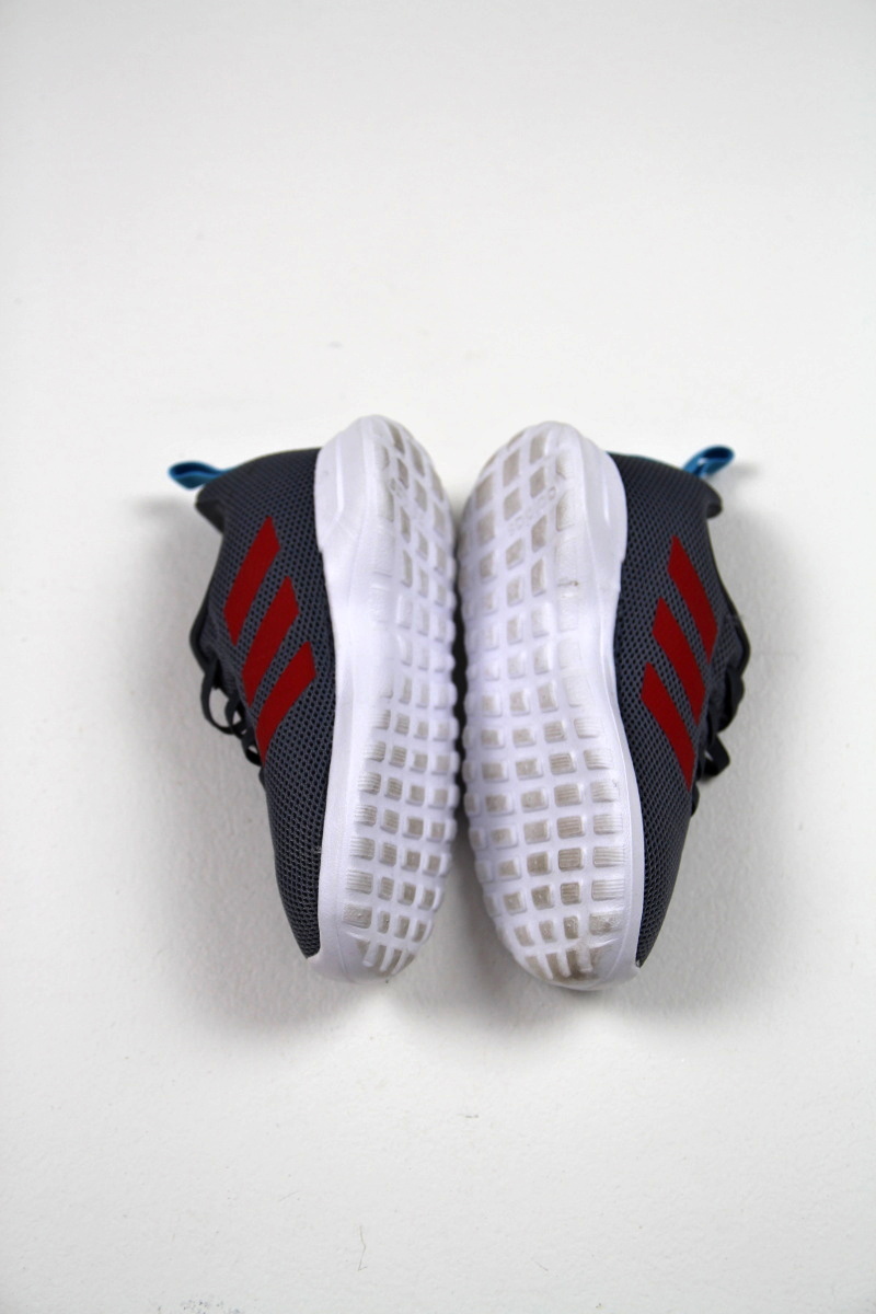 Šedé boty Adidas