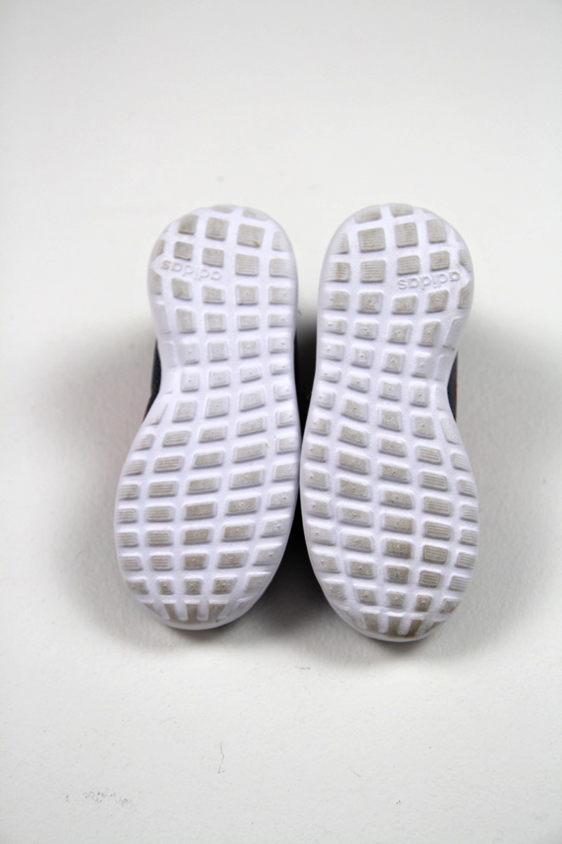 Šedé boty Adidas