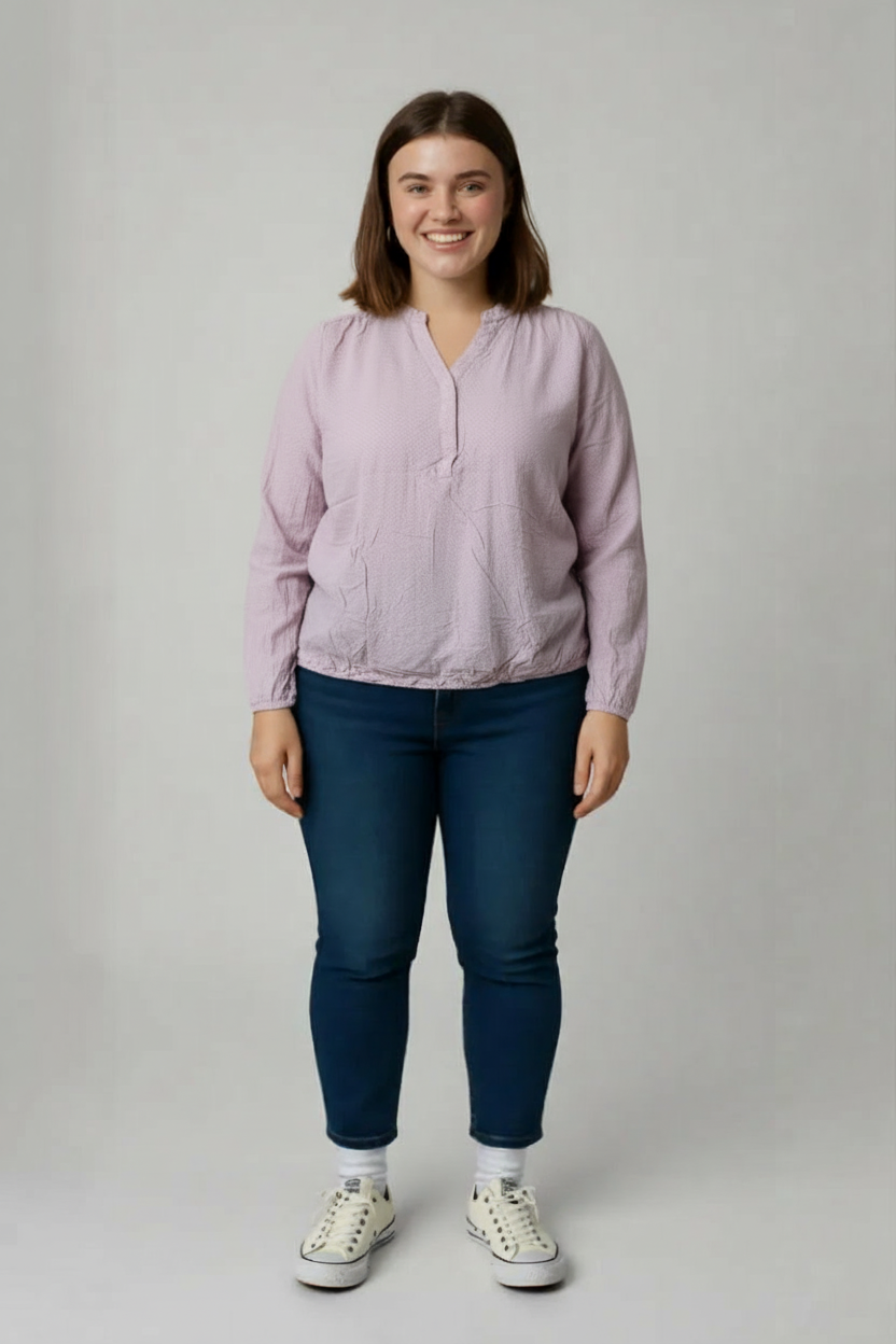 Růžová halenka (AI náhled)